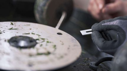 Hur du byter knivar på robotgräsklippare & Automower®