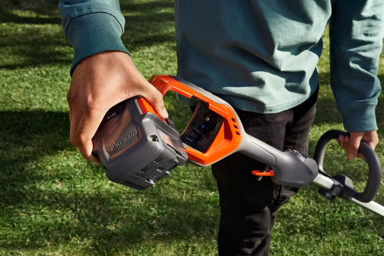 Husqvarna Batteritrimmer 215iL - Image 3