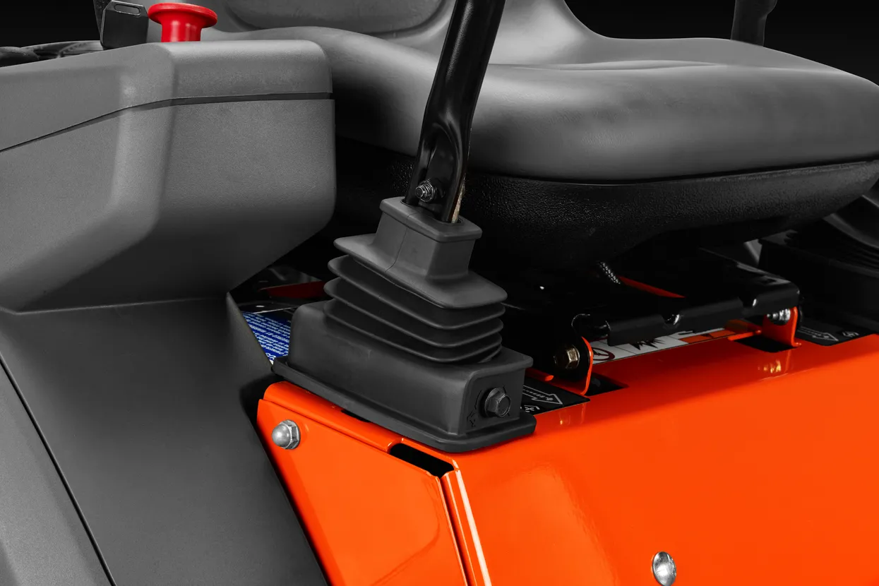 Husqvarna Zero Turn Z242F Åkgräsklippare - Image 2