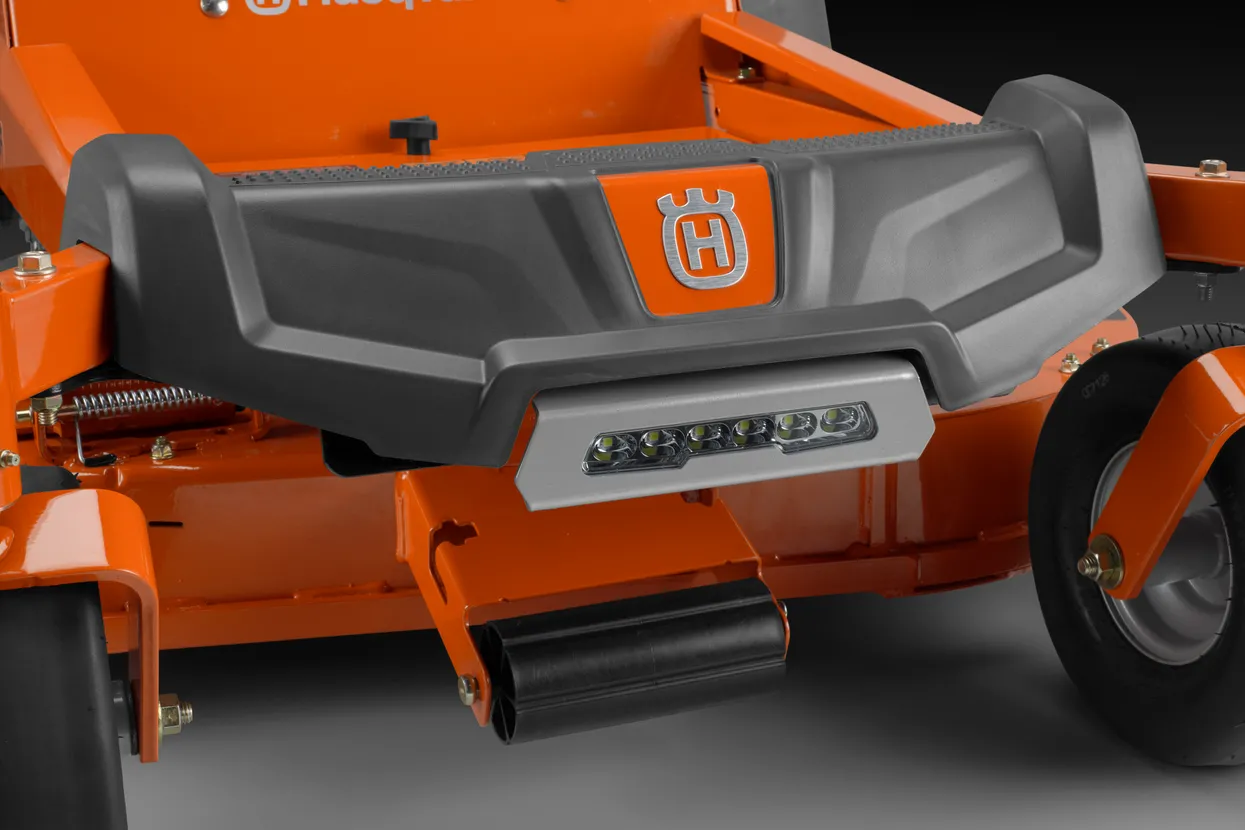 Husqvarna Zero Turn Z242F Åkgräsklippare - Image 4