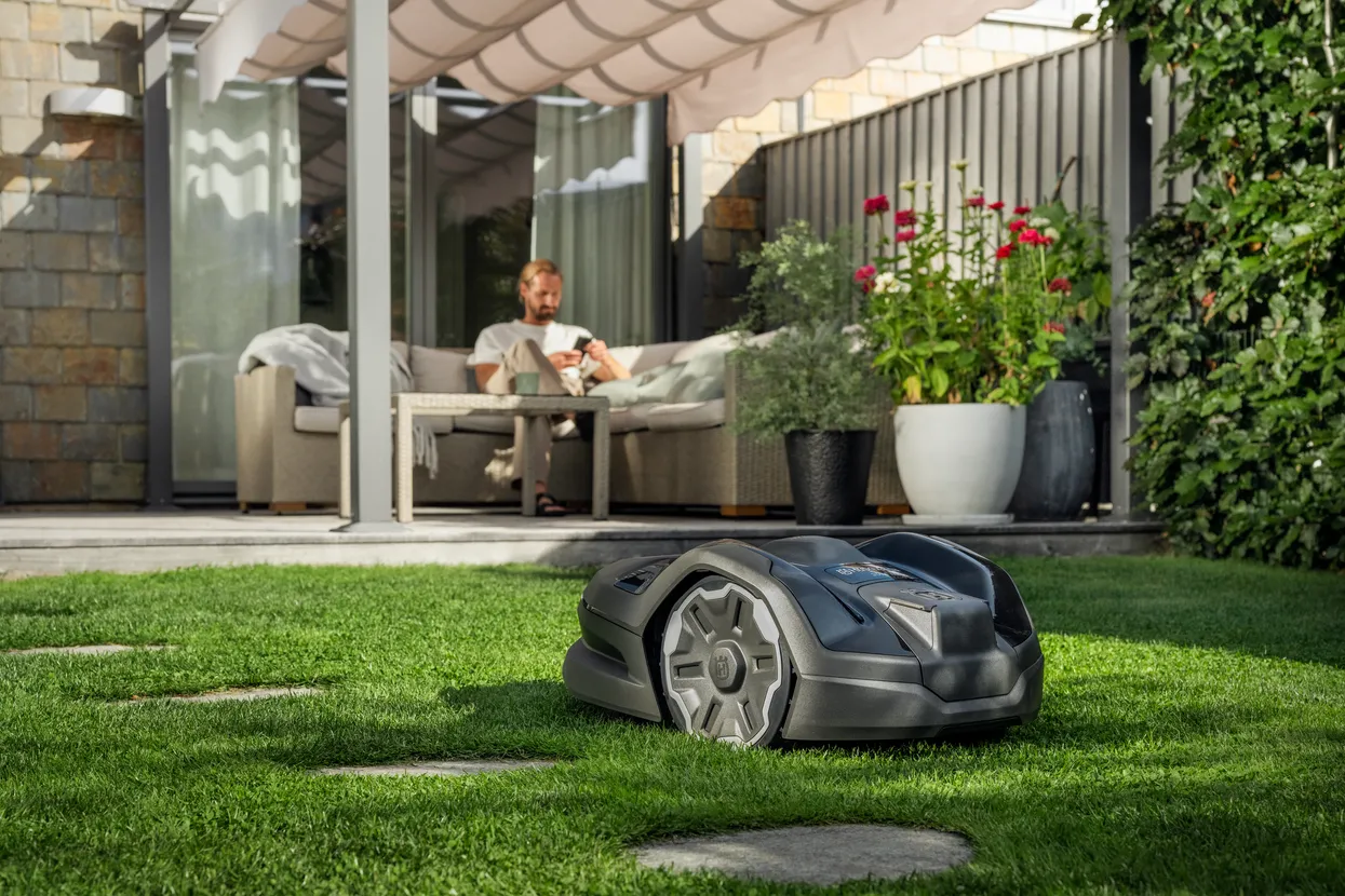 Husqvarna Automower® 305E NERA Robotgräsklippare inkl. Connect kit - Image 2