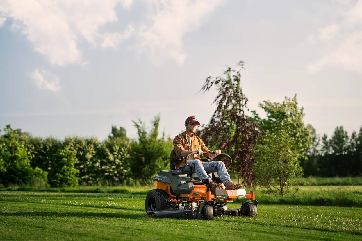 Husqvarna Zero Turn Z342iF Batteridriven Åkgräsklippare - Image 5