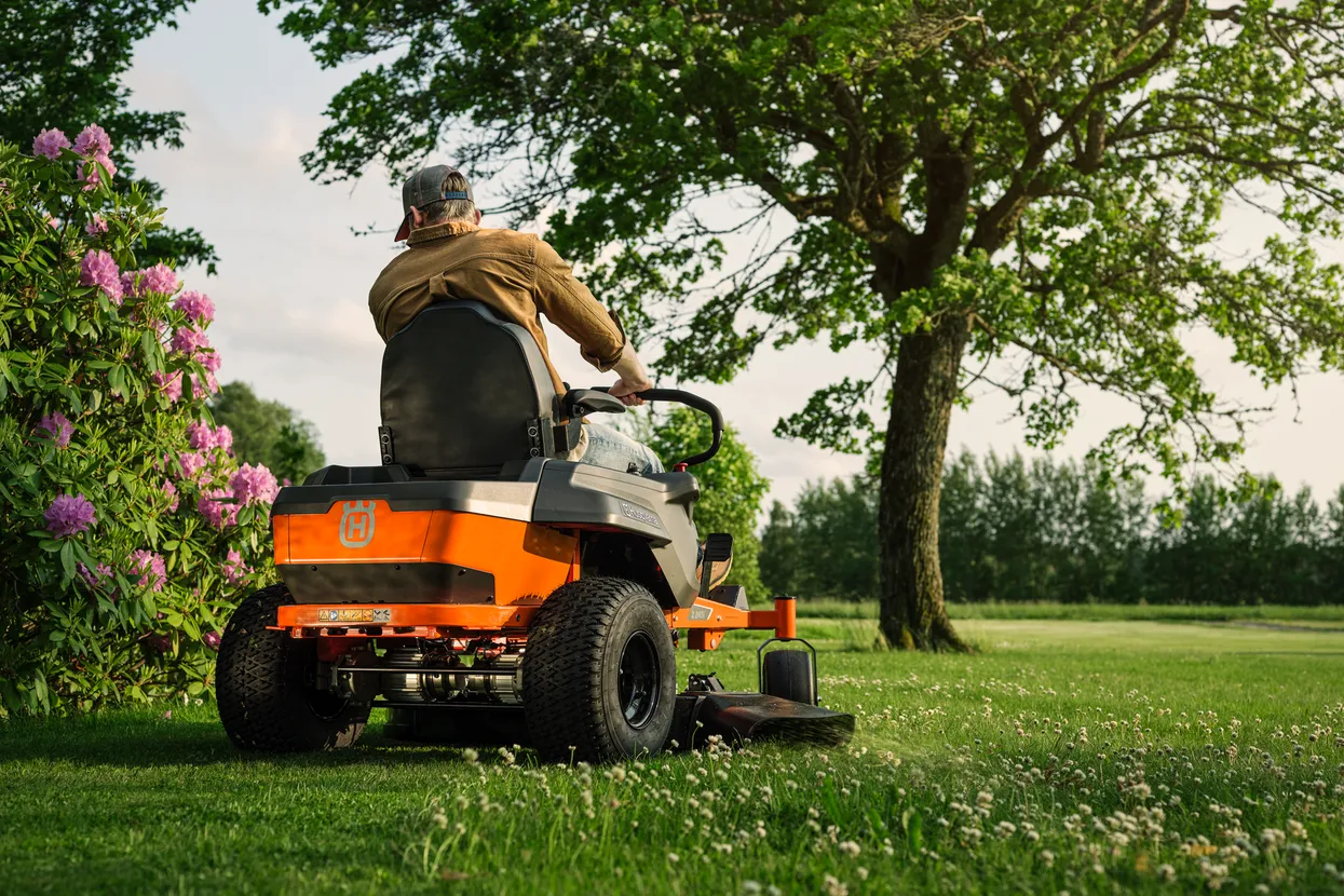 Husqvarna Zero Turn Z342iF Batteridriven Åkgräsklippare - Image 6